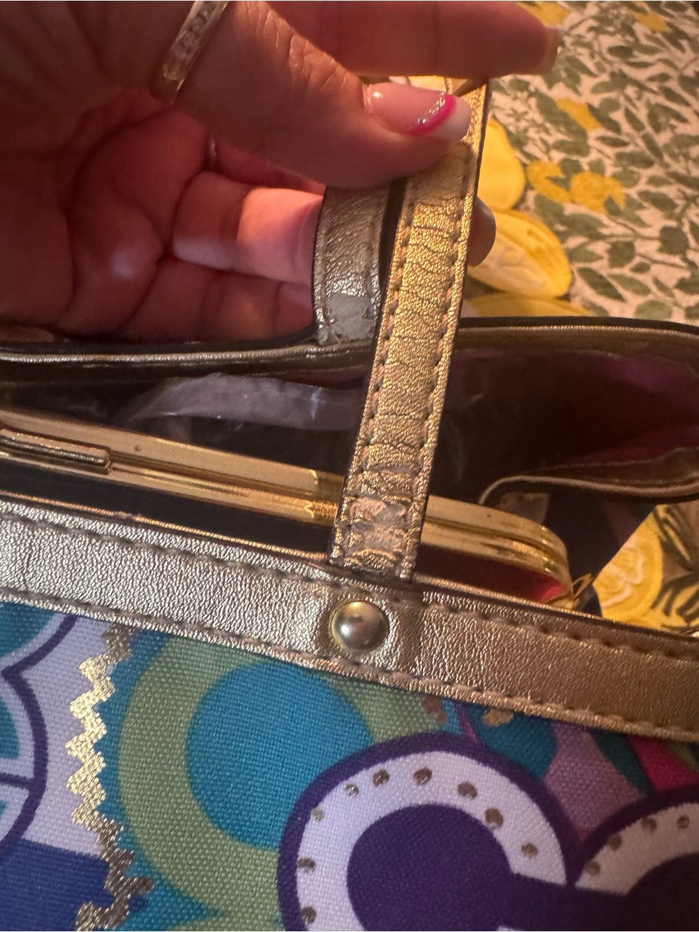 ATTENTION COLLECTORS Coach Poppy KISS LOCK Shoulder Bag Gold Toned Accents EUC - Picture 16 of 17